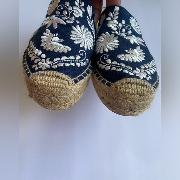 Soludos Ibiza Boho Floral Embroidered Espadrilles Navy Blue Size 9 - Picture 11 of 12